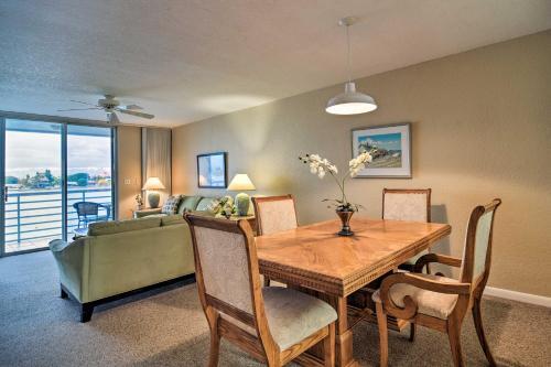 Apartamento St Petersburg Home With Pool Access, Oceanfront Views