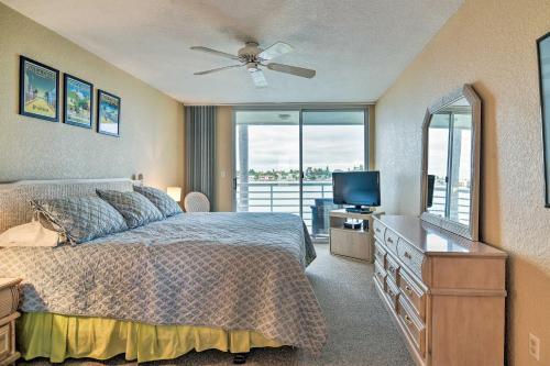 Apartamento St Petersburg Home With Pool Access, Oceanfront Views