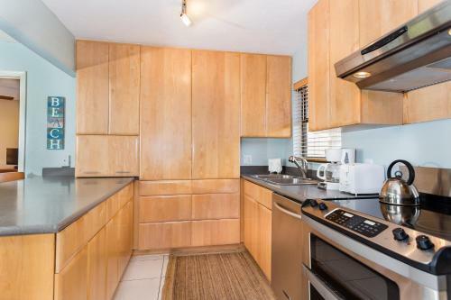 Tropical Condo On Sanibel's Secluded West End - Blind Pass B211