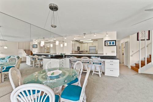 Blind Pass Condo F204 On Beautiful Sanibel Island