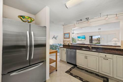 Blind Pass Condo F204 On Beautiful Sanibel Island