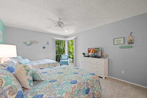 Quiet Spacious Resort Condo Near Bowmans Beach - Blind Pass E109