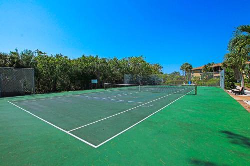 Enjoy Sunsets At Sanibel's Hidden Gem Resort Condo - Blind Pass E201
