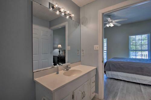 Family-friendly Home With Pool, Easy Walk To Beach!