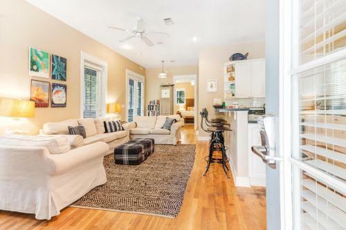 3 Bed 6 Bath Vacation Home In Seagrove, Fl