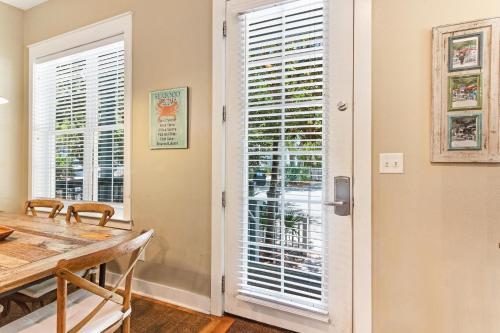 3 Bed 6 Bath Vacation Home In Seagrove, Fl