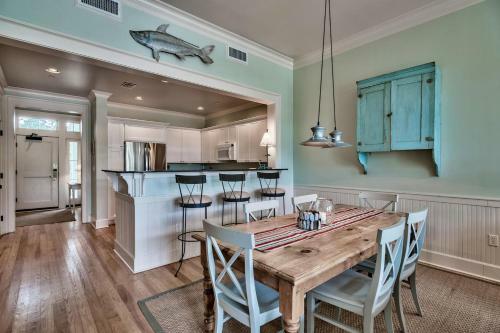 Watercolor By Dune Vacation Rentals - Beach District