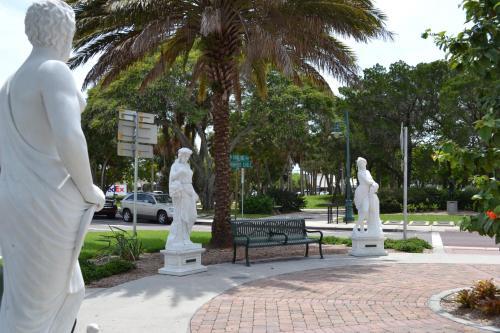 Sarasota Portland 5298