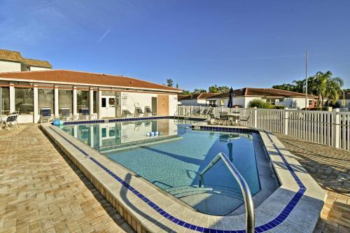 Apartamento Updated Condo With Patio, 5min Walk To Crescent Beach