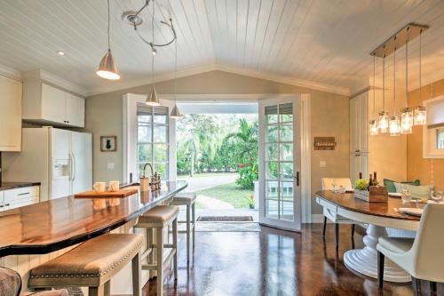 Chic Sarasota Cottage - Mins To Beach And Downtown!