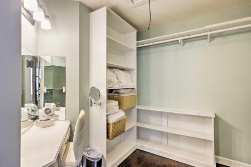 Chic Sarasota Cottage - Mins To Beach And Downtown!