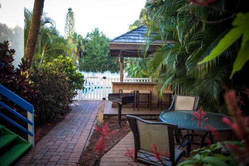 321 Canal Rd - Siesta Key Village Condo