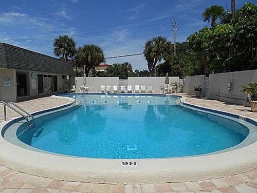 Apartamento Full Beachfront. Gulf View,sunsets,pool,chairs