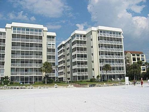 Apartamento Full Beachfront. Gulf View,sunsets,pool,chairs