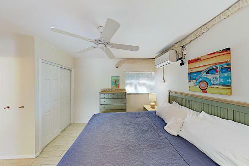 Apartamento New Listing! Tropical Getaway - Steps To Sand Apts