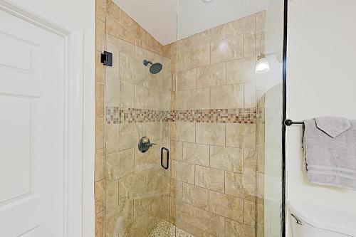 Updated Bungalow With Gated Pool & Screened-in Porch Home