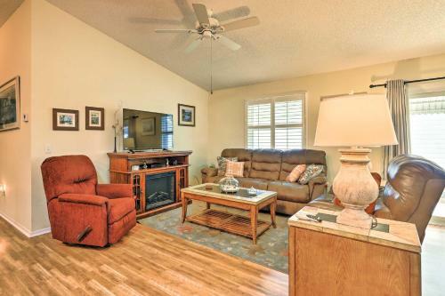 Updated Home With Yard In The Villages Community!