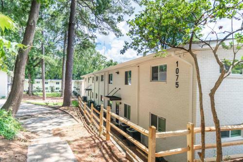 West Home - Hip 1bd 1ba Apartment In Buckhead