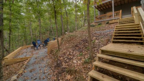 Rusty Rooster By Escape To Blue Ridge