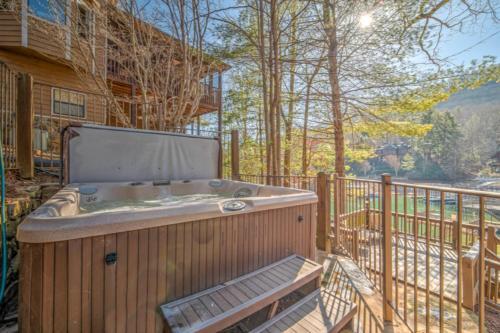 Treehouse On The Lake By Escape To Blue Ridge