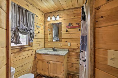 Picturesque Mtn Cabin With Hot Tub And Fire Pit!