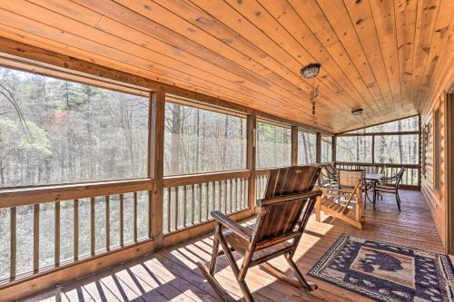 Cozy Blue Ridge Cabin With Deck And Trail Access!
