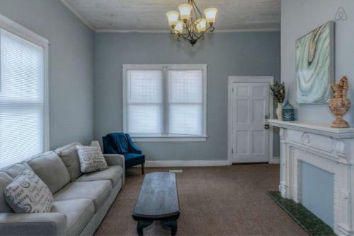 Downtown Cottage Near River! 15 Min To Benning
