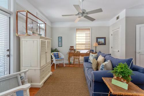 Roseneath Cottage - Coast Cottages