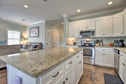 Spacious St Simons Home, 4 Mi To East Beach!