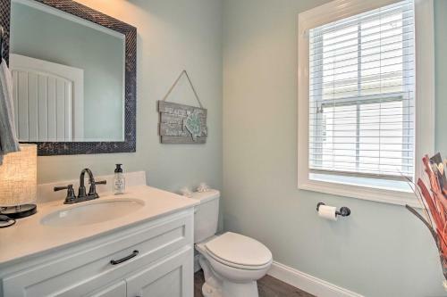 Spacious St Simons Home, 4 Mi To East Beach!