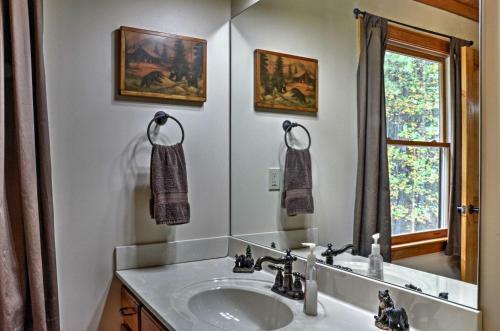 Grand Ellijay Cabin With Mountain Views And Pool Table!