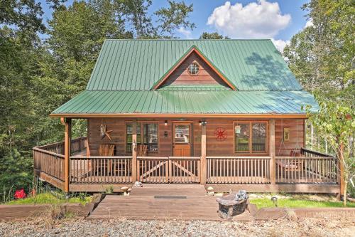 Enjoy A Retreat In The Coosawattee River Resort!