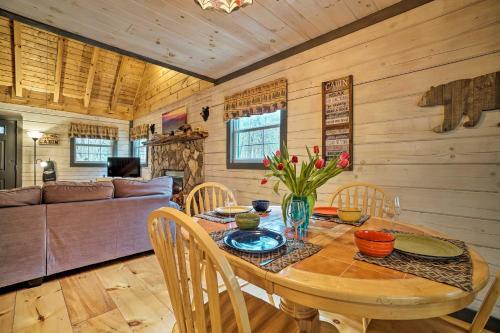 Epworth Escape With Deck, Fire Pit, Hot Tub, Views!