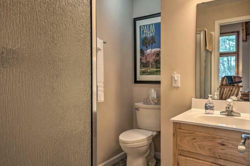 Christoffs Chalet With Hot Tub - 2 Mi To Downtown