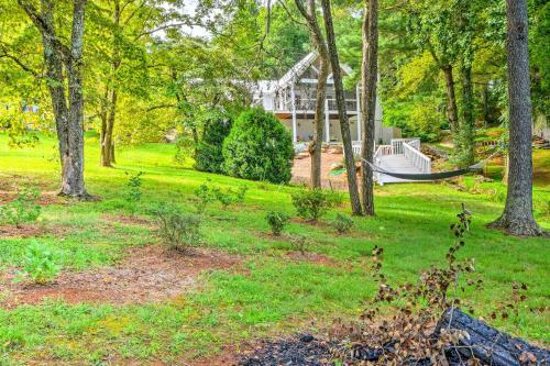 Luxury Lakefront Hiawassee Cottage With Boat Dock!