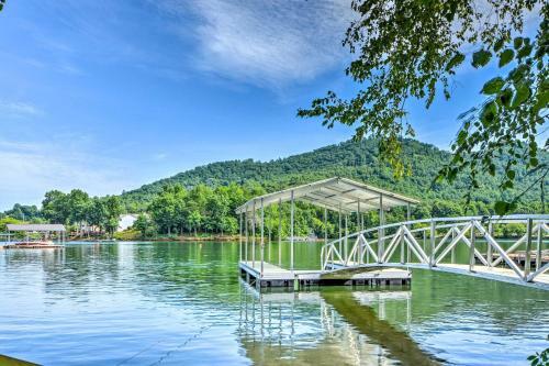 Luxury Lakefront Hiawassee Cottage With Boat Dock!