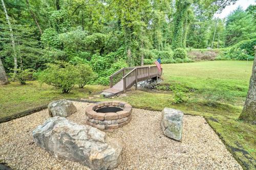 Hootenanny At Horton Creek Creekside Escape!