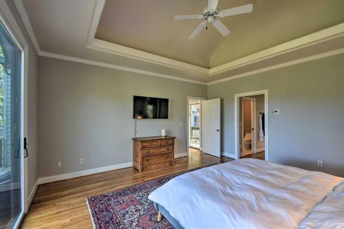 Big Canoe Resort Home With 3 Decks And Mtn Views!