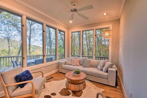 Big Canoe Resort Home With 3 Decks And Mtn Views!