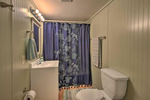 Remodeled Lakefront Retreat With Decks And Dock