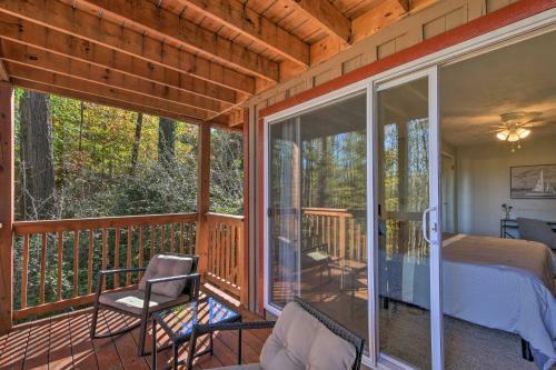 Remodeled Lakefront Retreat With Decks And Dock