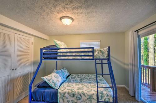 Remodeled Lakefront Retreat With Decks And Dock