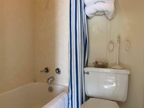 Hotel Woodbridge Inn