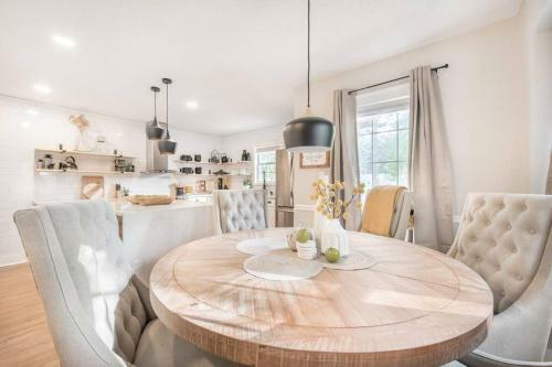 Stylish & Spacious Home Near Atl