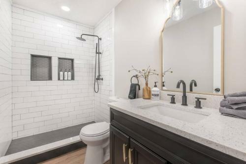 Stylish & Spacious Home Near Atl