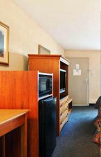 Motel Baymont By Wyndham Macon I-75