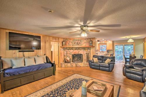 Secluded Lavinder Laurel Leaf Cottage Near Creek