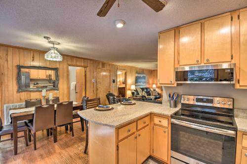 Secluded Lavinder Laurel Leaf Cottage Near Creek