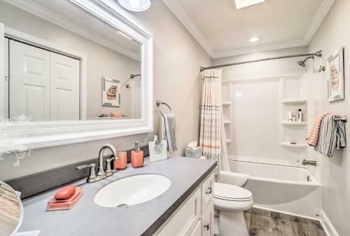 Waterfront Lake Sinclair Home With Boat Dock!
