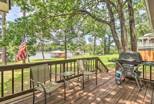 Waterfront Lake Sinclair Home With Boat Dock!